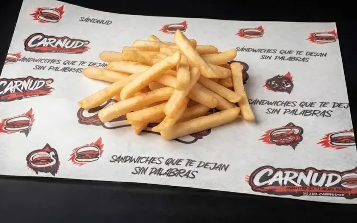Papas fritas en caja Carnudos